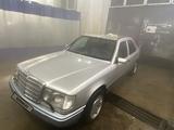 Mercedes-Benz E 220 1992 года за 2 400 000 тг. в Павлодар – фото 2
