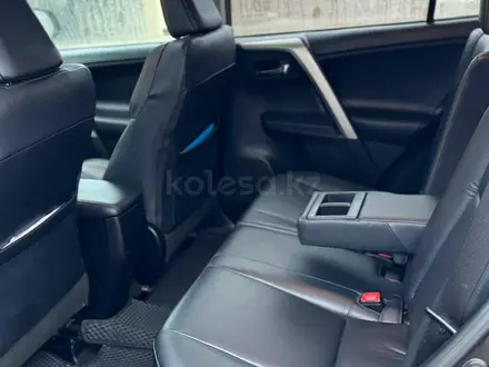 Toyota RAV4 2015 года за 10 500 000 тг. в Уральск – фото 9
