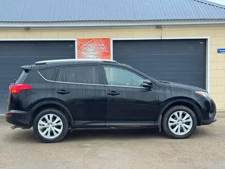 Toyota RAV4 2015 года за 10 500 000 тг. в Уральск – фото 2
