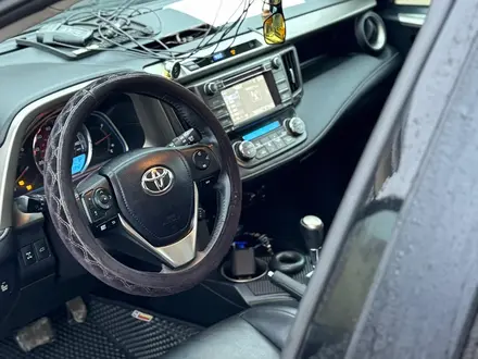 Toyota RAV4 2015 года за 10 500 000 тг. в Уральск – фото 7