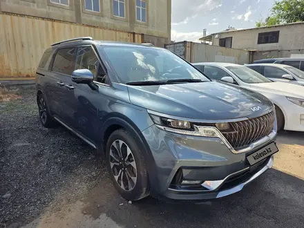 Kia Carnival 2023 года за 16 400 000 тг. в Алматы – фото 2