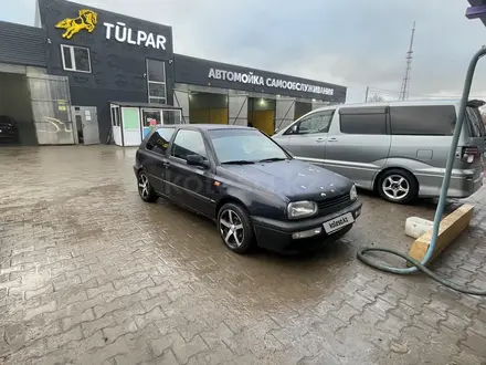 Volkswagen Golf 1994 года за 1 000 000 тг. в Уральск