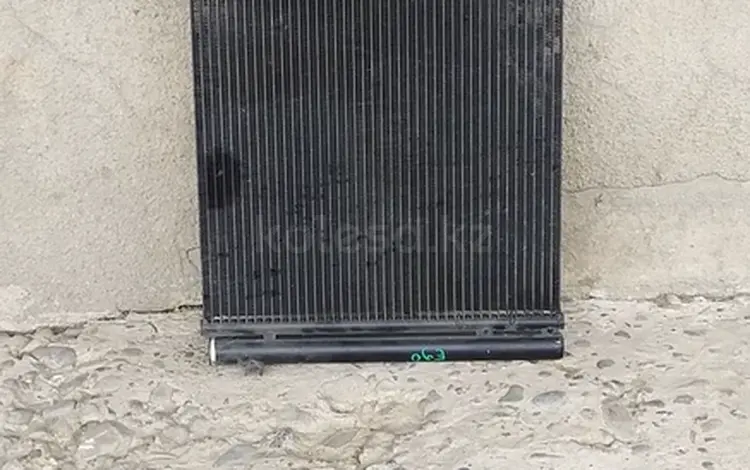 Радиатор кондиционера на бмв е90. за 25 000 тг. в Шымкент