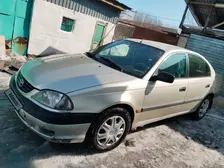 Toyota Avensis, 2001