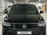 Volkswagen Tiguan 2022 года за 16 500 000 тг. в Астана