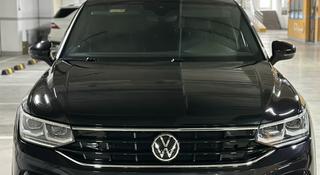 Volkswagen Tiguan 2022 года за 17 500 000 тг. в Астана