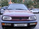 Volkswagen Golf 1995 года за 1 300 000 тг. в Астана – фото 2