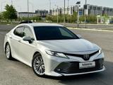 Toyota Camry 2018 года за 12 500 000 тг. в Атырау