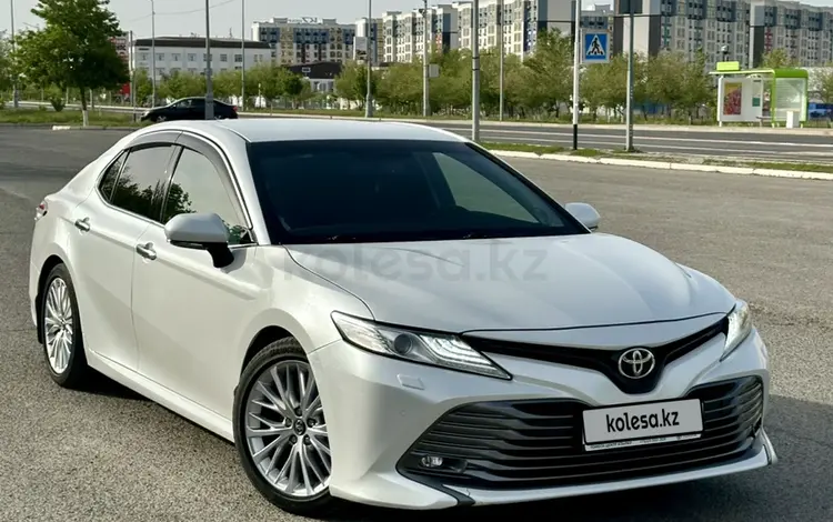 Toyota Camry 2018 года за 12 500 000 тг. в Атырау