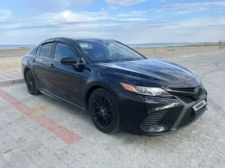 Toyota Camry 2018 года за 9 300 000 тг. в Актау – фото 3