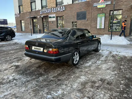 Mercedes-Benz E 230 1992 года за 2 600 000 тг. в Астана – фото 2