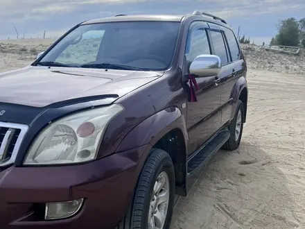 Toyota Land Cruiser Prado 2005 года за 13 000 000 тг. в Актобе – фото 2