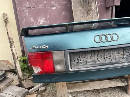 Крышка багажника со спойлером Ауди 80 б4. Audi 80 b4 за 35 000 тг. в Павлодар – фото 3