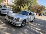 Mercedes-Benz E 230 1996 года за 1 800 000 тг. в Алматы