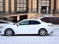 Toyota Camry 2018 годаfor13 500 000 тг. в Атырау – фото 9