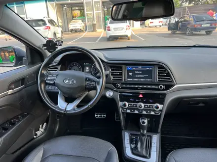 Hyundai Elantra 2019 года за 9 400 000 тг. в Алматы – фото 20