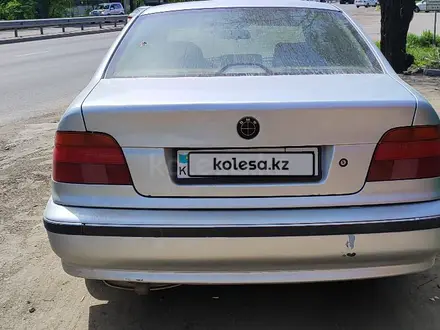 BMW 520 1998 года за 1 650 000 тг. в Алматы – фото 5