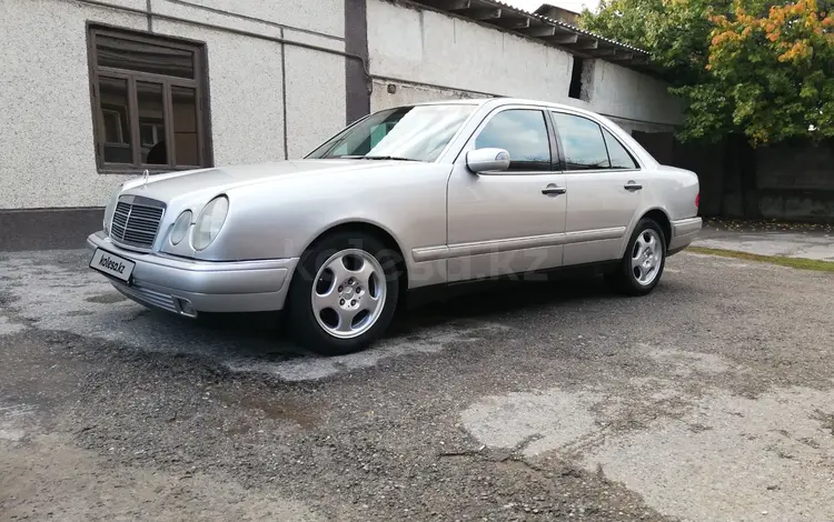 Mercedes-Benz E 320 1997 годаfor3 900 000 тг. в Шымкент