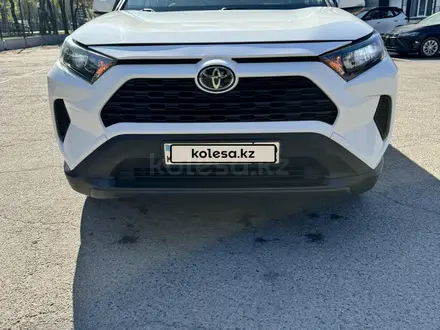 Toyota RAV4 2020 года за 14 000 000 тг. в Алматы