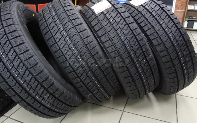 Шины Bridgestone 215/55/r17 Ice за 89 500 тг. в Алматы