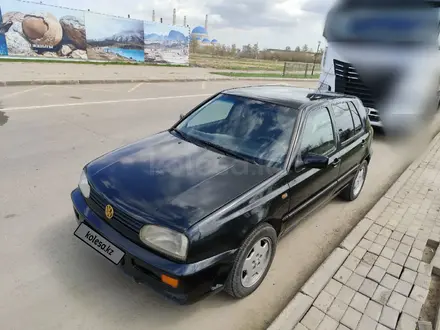 Volkswagen Golf 1996 года за 2 700 000 тг. в Астана – фото 2