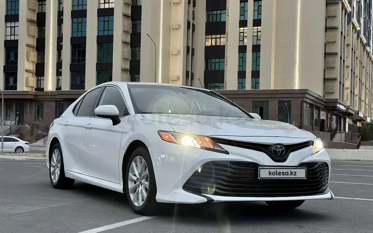 Toyota Camry 2020 года за 15 200 000 тг. в Актау