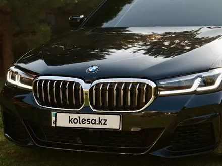 BMW 520 2021 года за 24 200 000 тг. в Алматы – фото 3