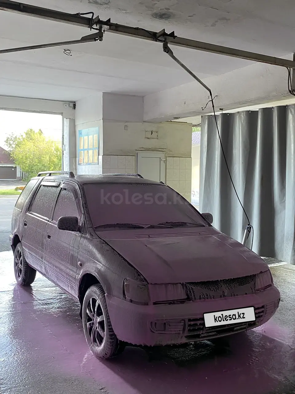 Mitsubishi Space Wagon, 1995