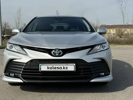 Toyota Camry 2021 года за 19 700 000 тг. в Алматы – фото 12
