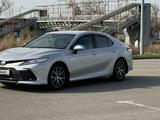 Toyota Camry 2021 года за 20 700 000 тг. в Алматы – фото 4