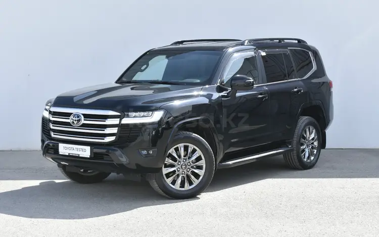 Toyota Land Cruiser 2023 года за 44 000 000 тг. в Атырау