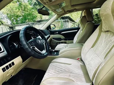 Toyota Highlander 2015 года за 14 200 000 тг. в Алматы – фото 7