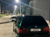 Volkswagen Passat 1994 годаfor2 500 000 тг. в Шымкент