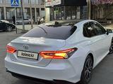 Toyota Camry 2022 года за 15 490 000 тг. в Шымкент – фото 4