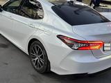 Toyota Camry 2022 года за 15 490 000 тг. в Шымкент – фото 3