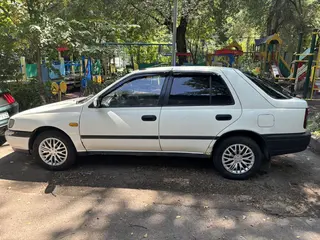 Nissan Sunny, 1993