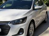 Chevrolet Onix 2023 года за 5 600 000 тг. в Жезказган – фото 2