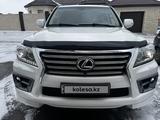 Lexus LX 570 2014 года за 29 950 000 тг. в Астана – фото 2