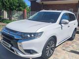 Mitsubishi Outlander 2022 годаfor11 800 000 тг. в Атырау – фото 4
