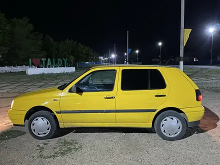 Volkswagen Golf 1997 года за 1 800 000 тг. в Караганда – фото 4