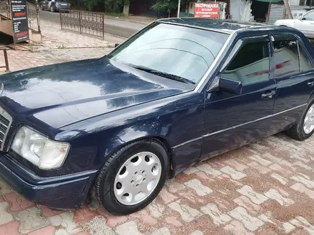 Mercedes-Benz E 280 1994 года за 1 800 000 тг. в Алматы – фото 5