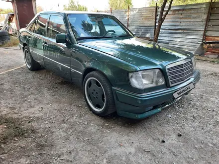 Mercedes-Benz E 260 1990 года за 1 700 000 тг. в Тараз