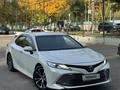 Toyota Camry 2018 годаүшін14 300 000 тг. в Алматы