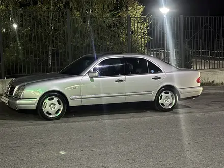 Mercedes-Benz E 320 1997 года за 6 900 000 тг. в Алматы – фото 60