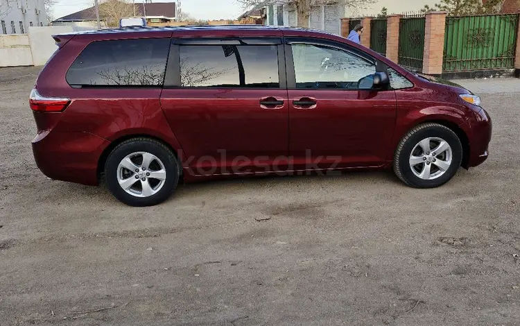 Toyota Sienna 2017 года за 16 000 000 тг. в Балхаш