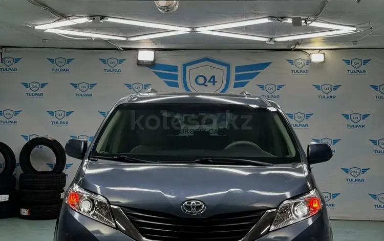 Toyota Sienna 2013 года за 11 100 000 тг. в Астана