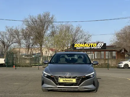Hyundai Elantra 2022 года за 12 000 000 тг. в Уральск – фото 2