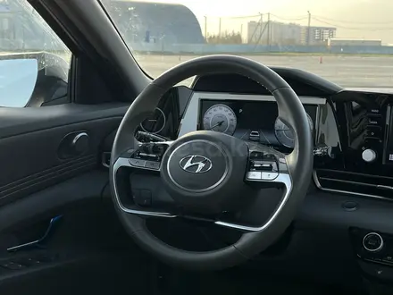Hyundai Elantra 2022 года за 12 000 000 тг. в Уральск – фото 25