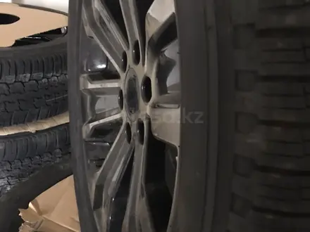 Отличные диски на новых летних резинах Pirelli. за 820 000 тг. в Атырау – фото 2