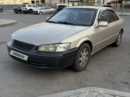 Toyota Camry 1997 года за 2 400 000 тг. в Астана – фото 2